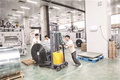 企業(yè)生產忙 發(fā)展勢頭強