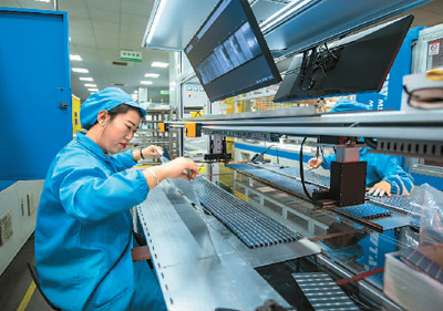 科技研發(fā)鑄就核心優(yōu)勢(shì) 中國(guó)光伏暢銷海外的創(chuàng)新密碼